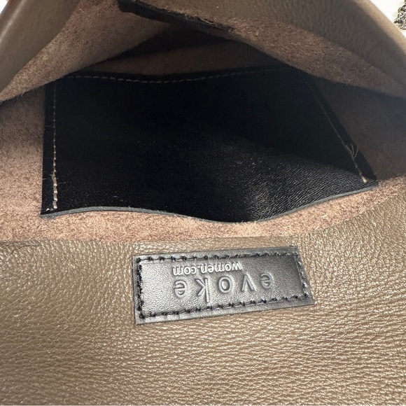 evoke Elegant brown/ charcoal Leather Crossbody mini Bag - Picture 7 of 9